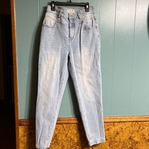 EUC light wash Mom jeans, high waisted